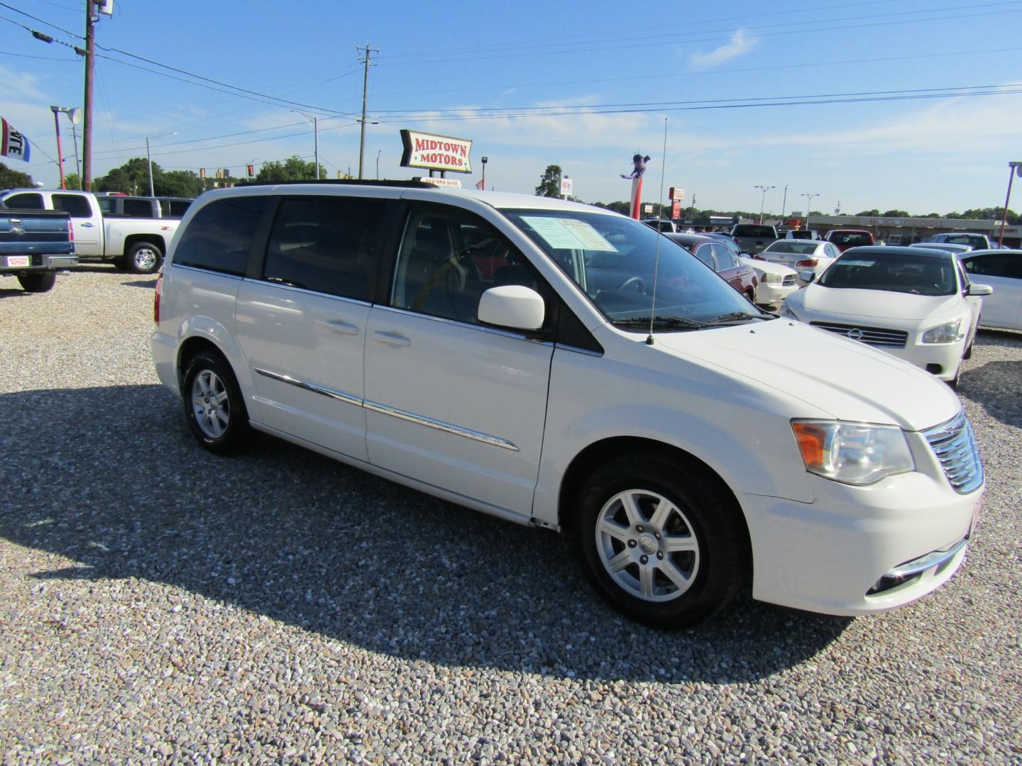 2011 White /Gray Chrysler Town & Country Touring (2A4RR5DG0BR) with an 3.6L V6 DOHC 24V engine, Automatic transmission, located at 15016 S Hwy 231, Midland City, AL, 36350, (334) 983-3001, 31.306210, -85.495277 - Photo#0